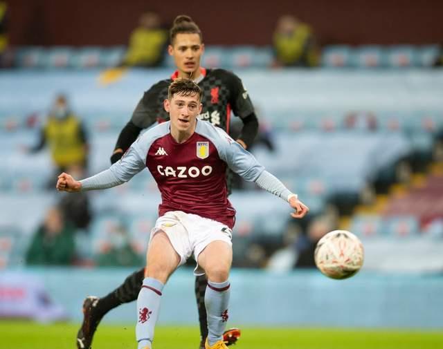 包含今晨足总杯传出新动向;深圳男篮更衣室发声;管理层表态——悬念犹存;训练强度明显提升的词条 包含今晨足总杯传出新动向;深圳男篮更衣室发声;管理层表态——悬念犹存;训练强度明显提升的词条