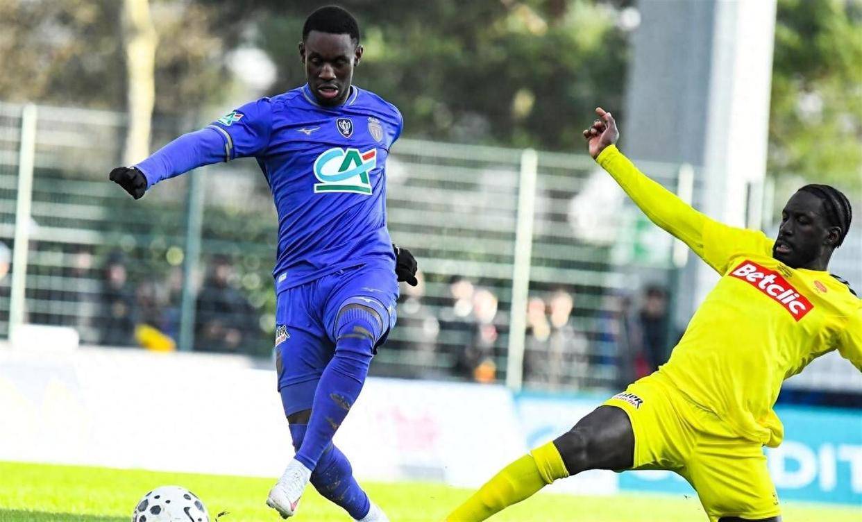 法国杯赛程吃紧，巴塞罗那关键时刻刷新队史纪录，管理层满意，年轻球员得到机会的简单介绍